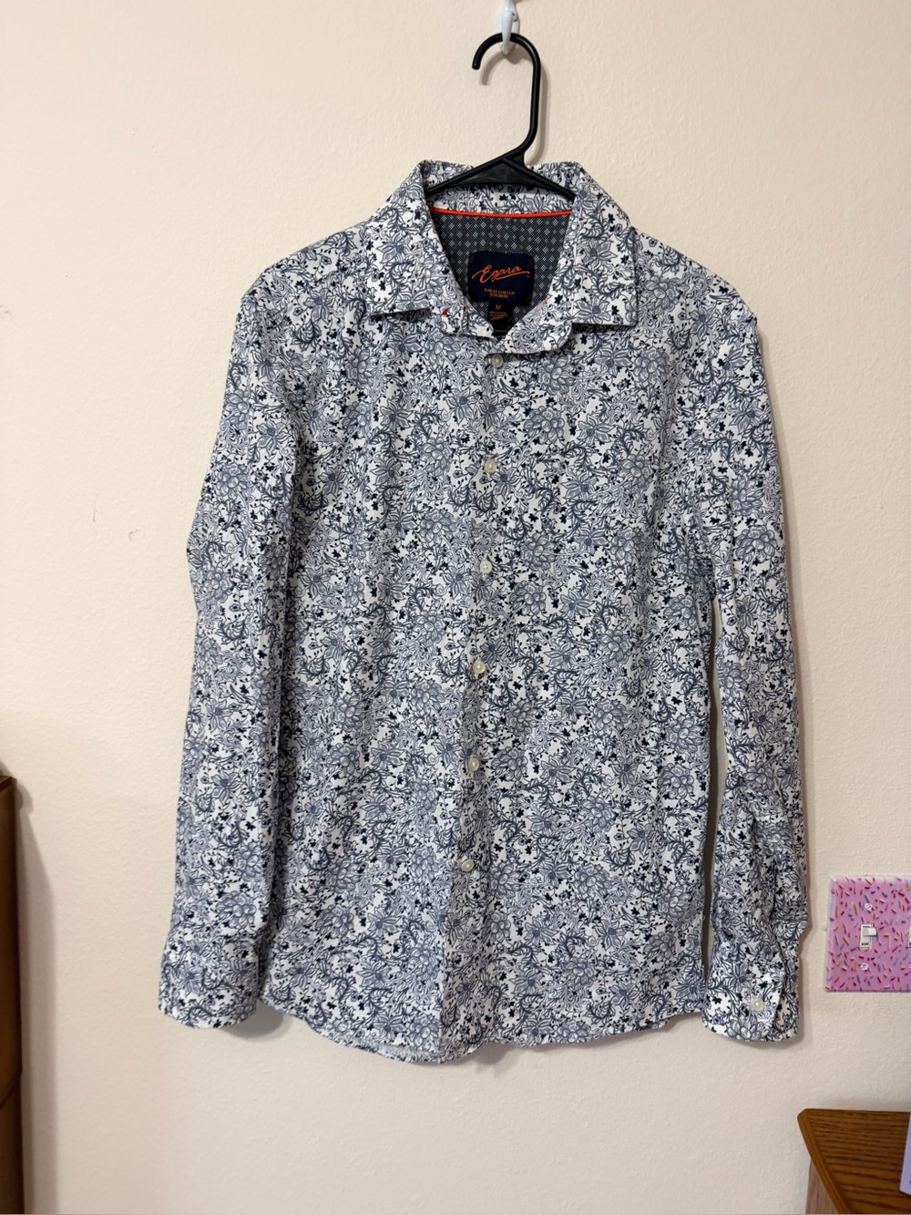 Egara Men’s button shirt size M
